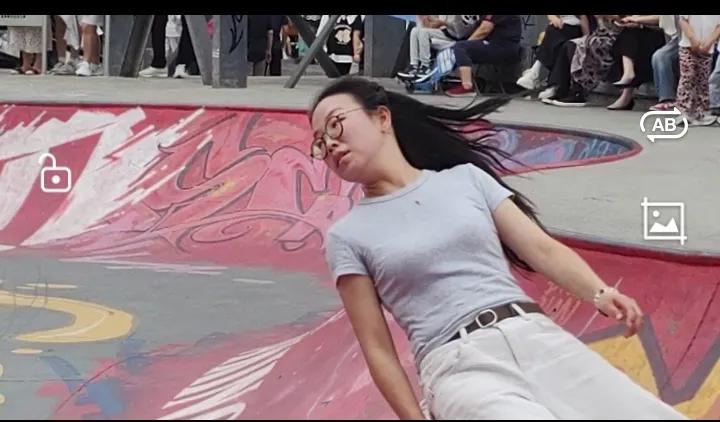 闹市寻静，书香渡周末
 
作为一名语文人，素来偏爱在烟火喧嚣里寻一份内心清宁，而
