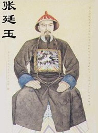 张廷玉：清代最“反套路”的权臣——不结党、不炫才、不求名，靠极致专业主义活成帝国