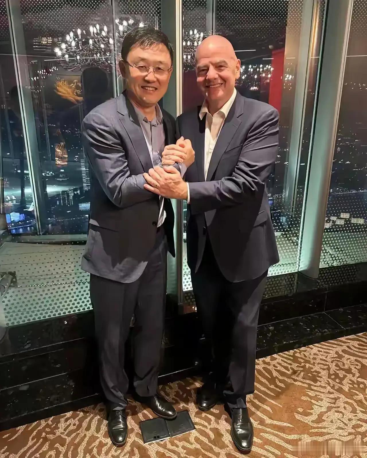 国际足联主席因凡蒂诺在他的个人社交平台上晒自己和孙继海的合影，因凡蒂诺或许还是知