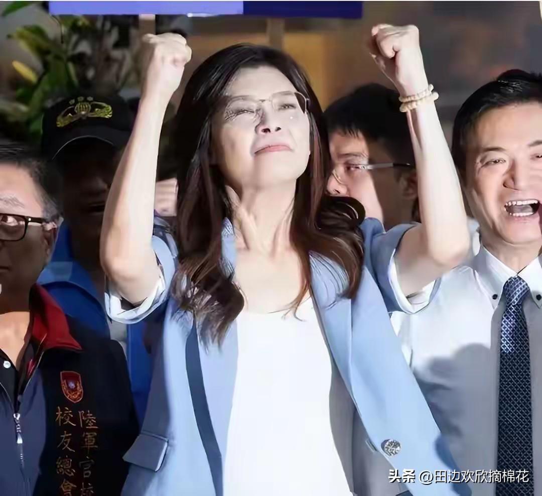 人未到花先送！郑丽文广州献花藏深意，两岸历史根脉割不断
 
人未到，花先送！郑丽