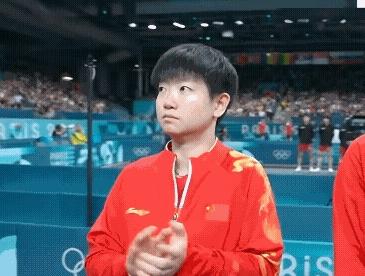 [666]哎呀，咱莎宝咋就成这样了呢？

就那么小小的一个人站在那儿，看着就让人