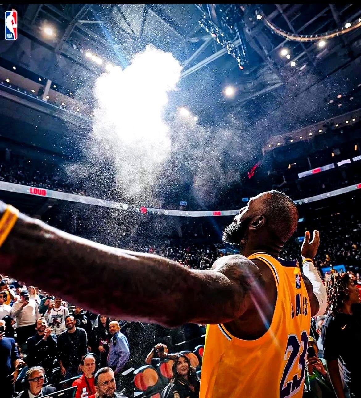 41岁的詹姆斯，真得歇歇了！

湖人现在排西部第三，战绩50胜27负，看着还行。