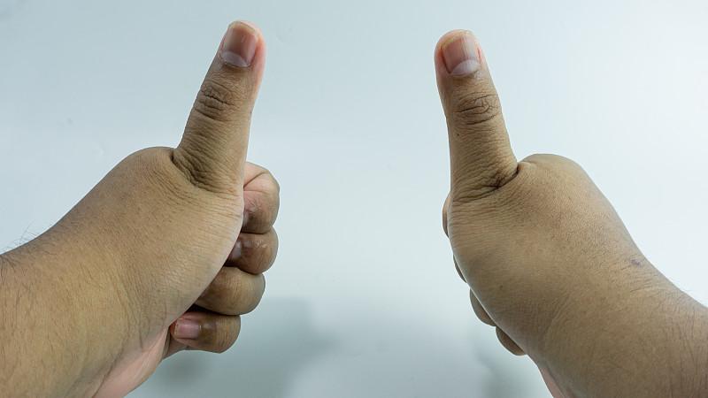 前几天刷到一段关于“成年人的社交减法”的发言，看完直接把我存进了收藏夹反复看。