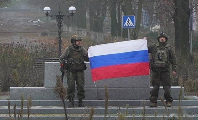 俄军控制“红军城”，第一时间通过威特科夫通知美国，特朗普反应，出乎西方意料之外：