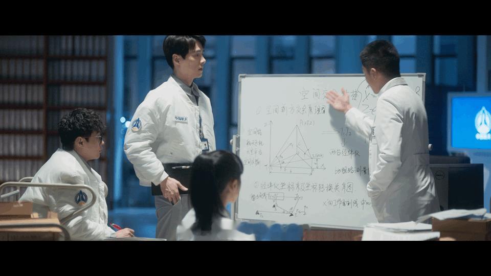 屈楚萧方逸伦新剧怼友变队友 从针锋相对到朝夕相处，再到并肩追梦，两人的关系一步步
