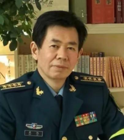 中国著名军事评论人士戴旭被转述称：我们如今面对外部的种种挑衅，如果还不借鉴过去应