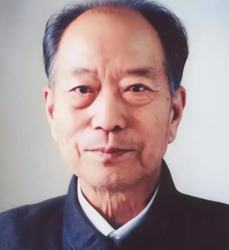 他判刑13年至死未平反，10万人送行墓前立百碑，百姓说不能忘了他。2004年5月