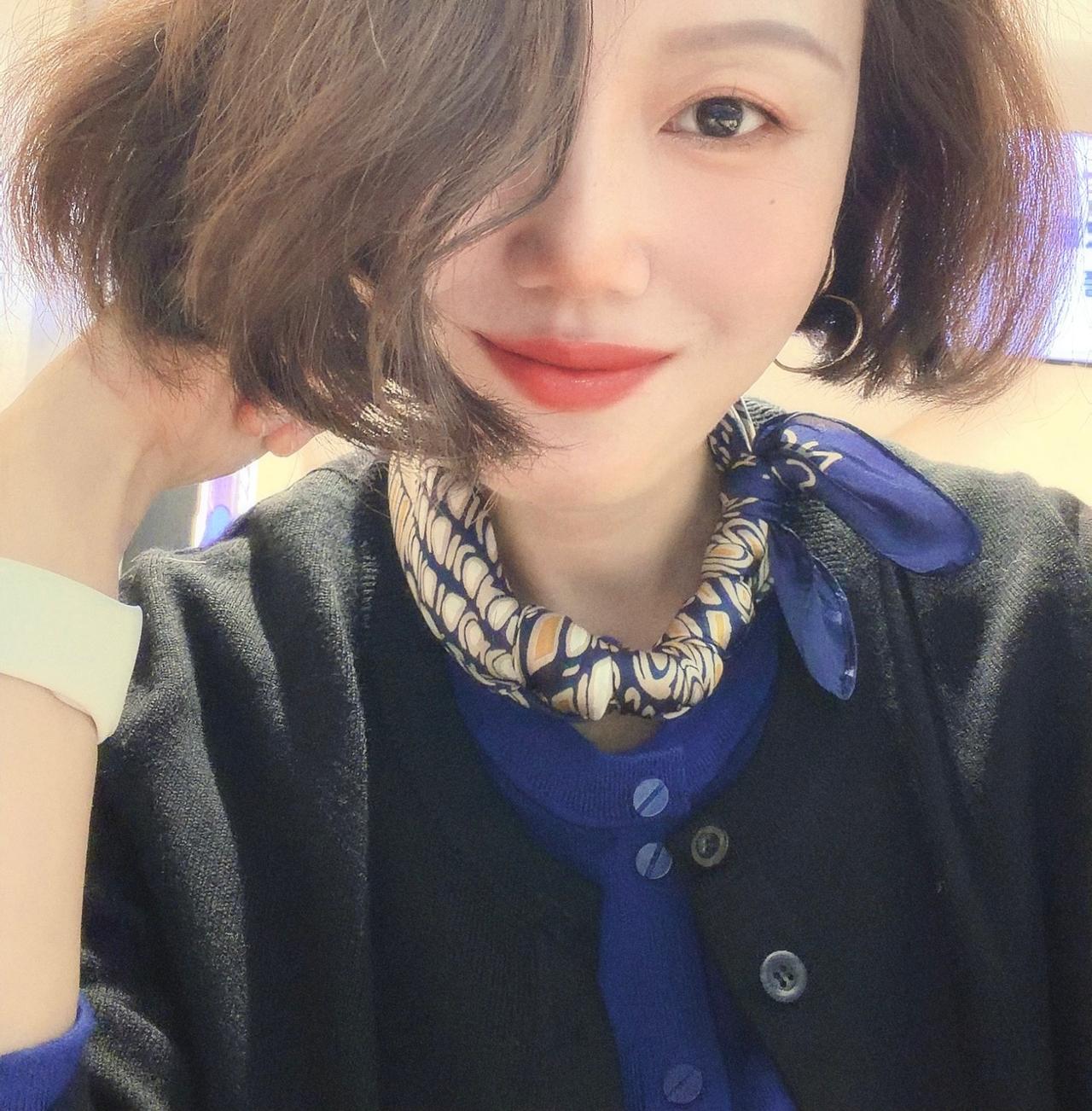 《例外，遇见了美美的下雨天》

十分钟前，天空突然倾盆大雨，雨水好似从苍穹直泄而