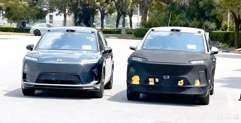 原来全新蔚来 ES8 这么小[doge]新能源汽车大v聊车 ​​​
