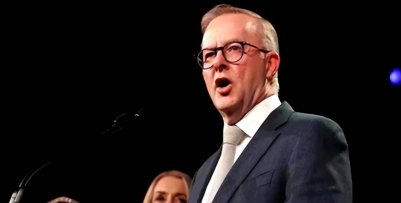 澳大利亚这变脸的速度，真是精彩！前脚刚要把达尔文港强行收归国有，后脚一封解约信就