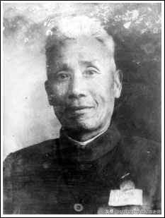 王劲哉是抗战时期威名远扬的抗日“怪才”，治军严苛、铁面无私。部下若有畏战、消极之