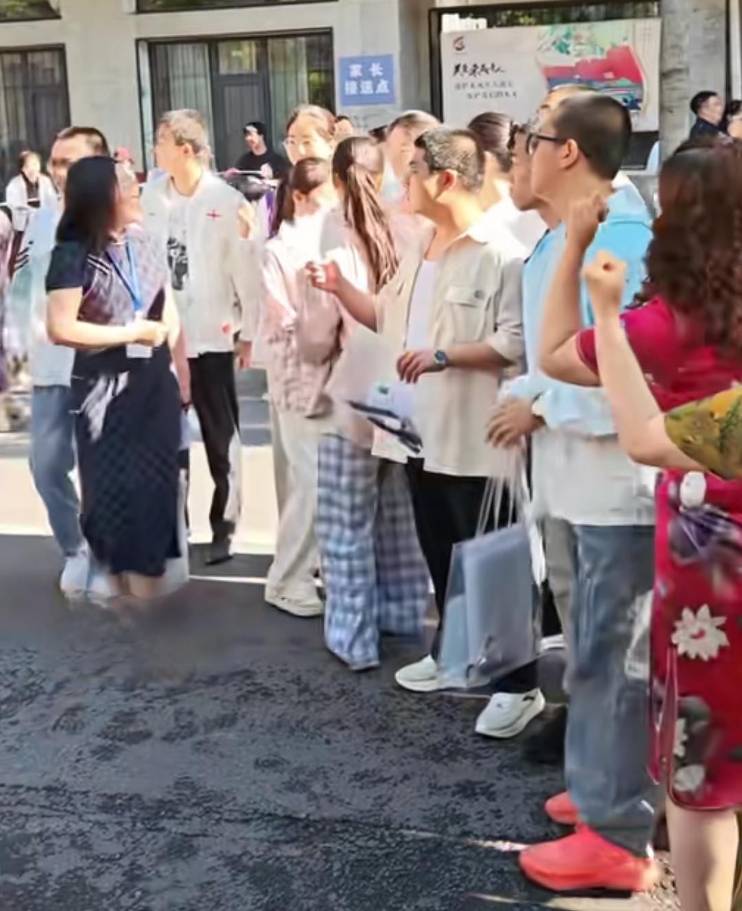 山西考生，2026新高考II卷物理：难出共识，反套路成最大痛点。
 
6月8日上