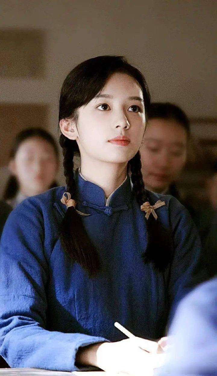 张婧仪的民国照 ​​​