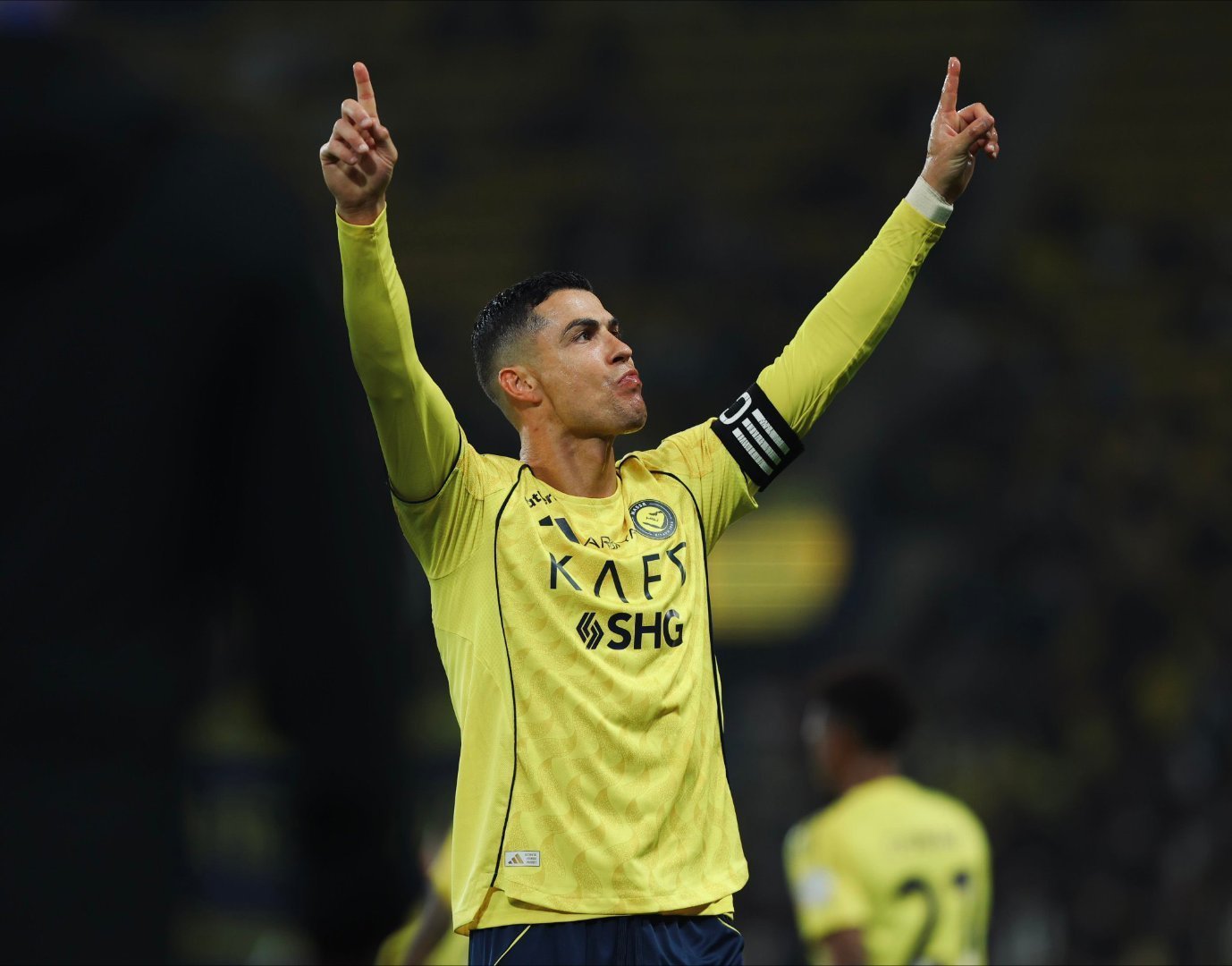 C罗c罗生涯956球利雅得胜利3比0阿科多 🚨33球！C罗40岁后进球已经跻身