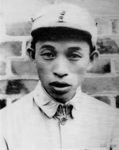 1938年6月，新四军“老虎团”参谋长王必成命二营政委罗维道深入南京侦察。罗维道