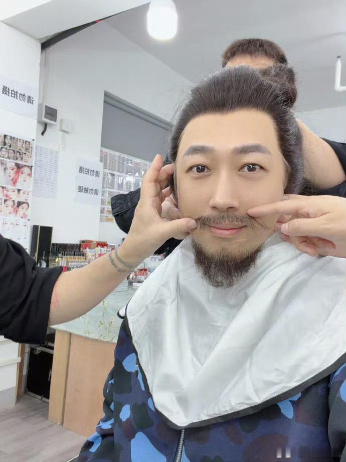 于正也要参演他的新剧金吾不禁了，这剧到时候热度不用愁了，他一人就可以挑起[允悲]