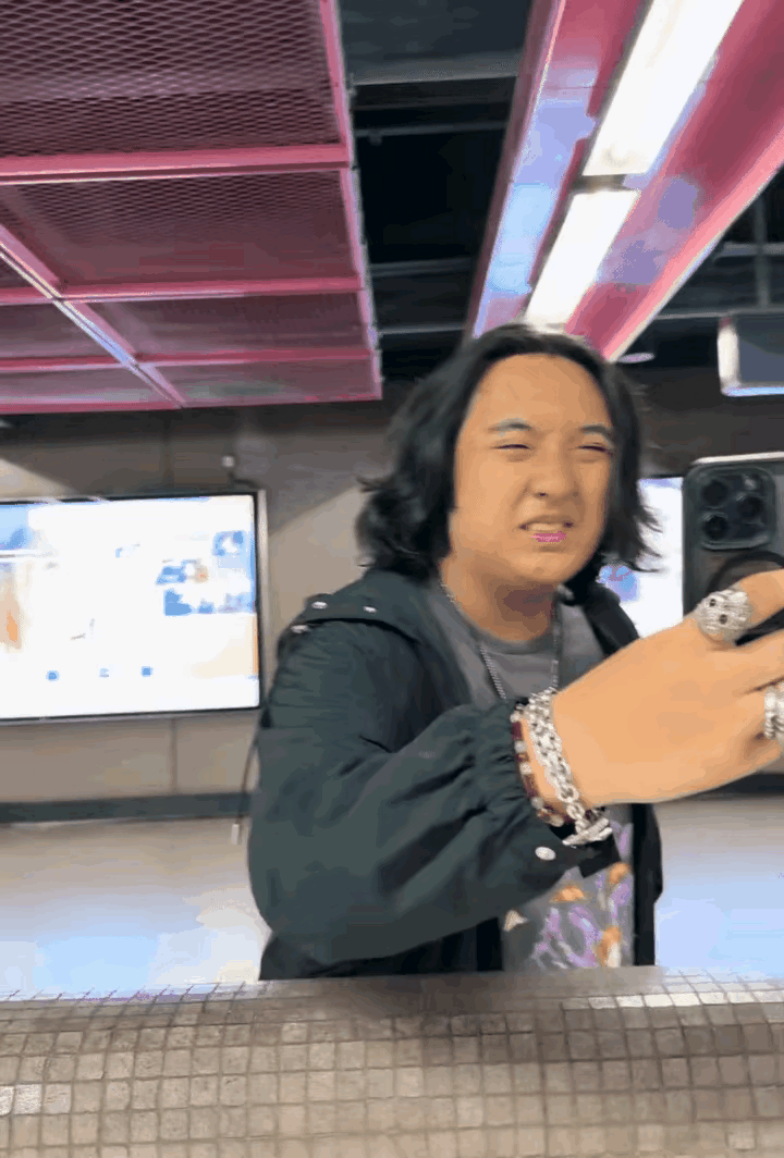 吴镇宇的儿子费曼可能真的是一个非常典型的千禧一代啊！​08年出生的他还没到18岁