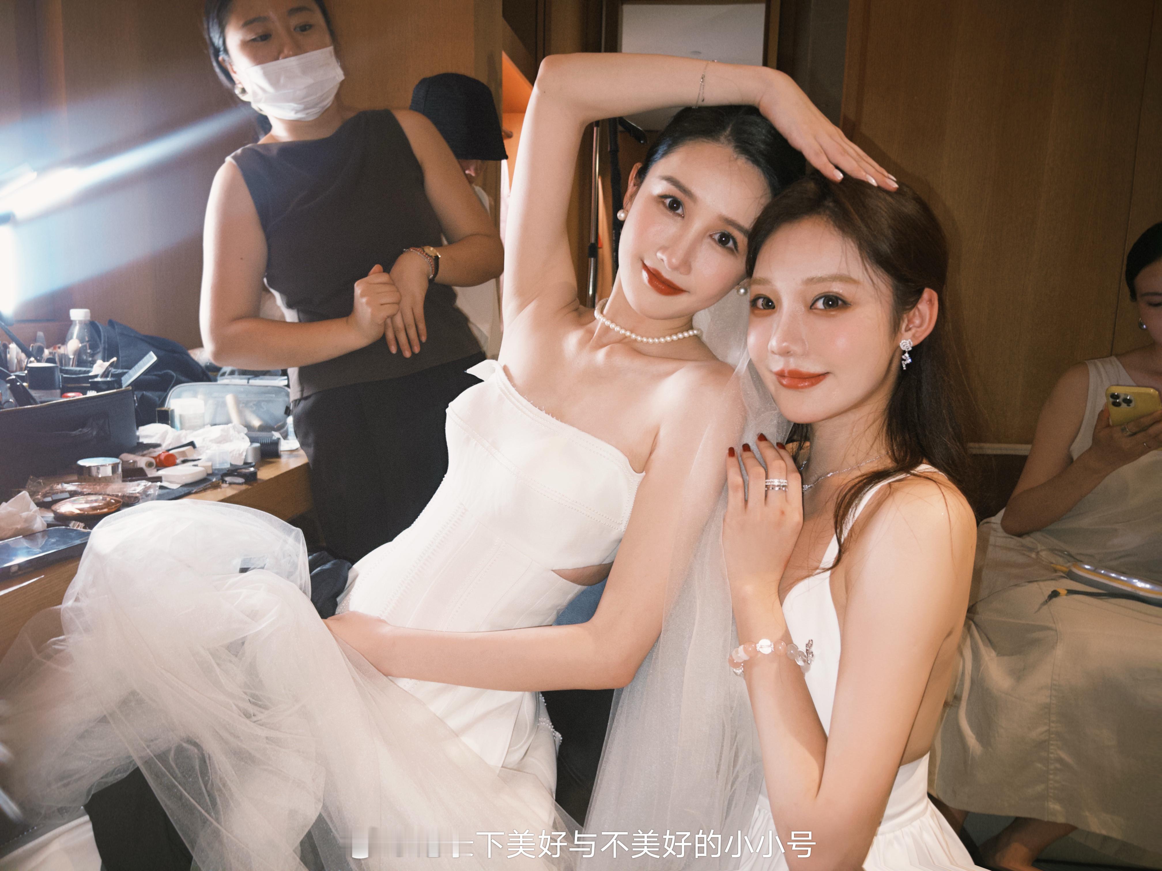 新婚快乐🎆🎎🧨沾沾喜气🥰同学聚会啦！！！ ​​​