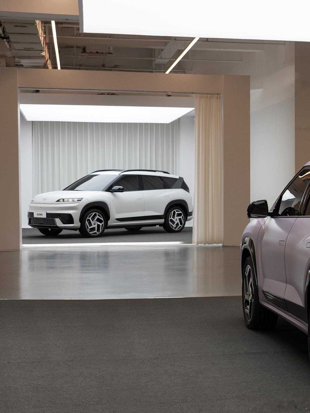 北京现代纯电全新SUV-ELEXIO好吧 先把这个车名字十分不好记不好念放放目前