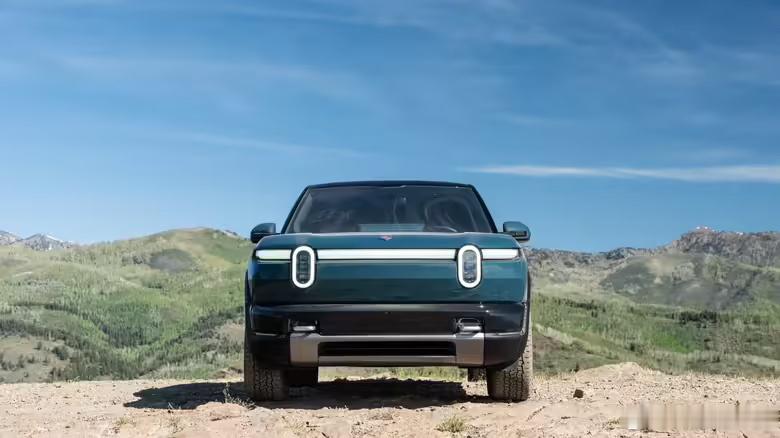 当地时间 10 月 2 日，美国造车新势力 Rivian 公布了截至 2026 