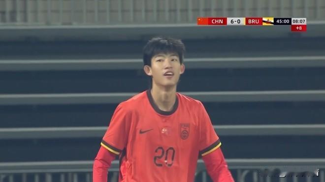 中国队上半场6:0轻心领先文莱！继上一轮开补上场上演帽子戏法的赵松源本场继续上佳