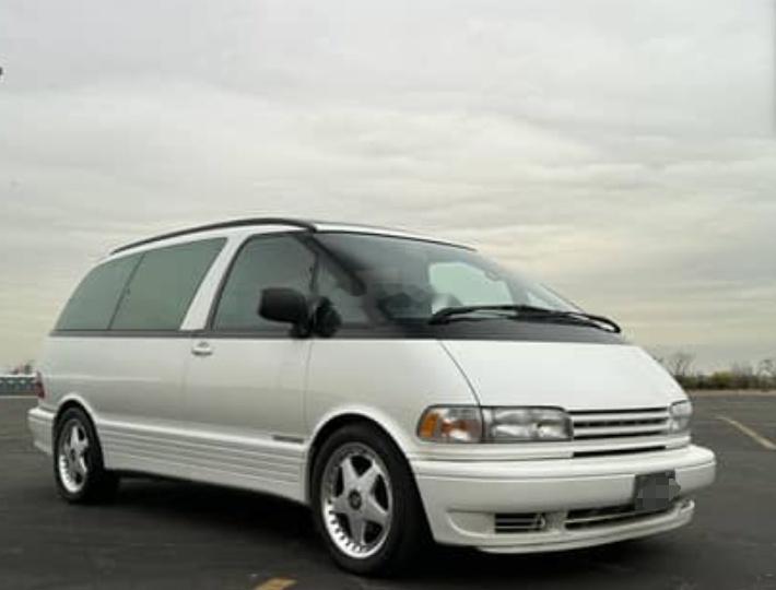 丰田MPV的独特在这辆车身上体现的淋漓尽致！！！前中置布局+四驱+超大天窗的Pr