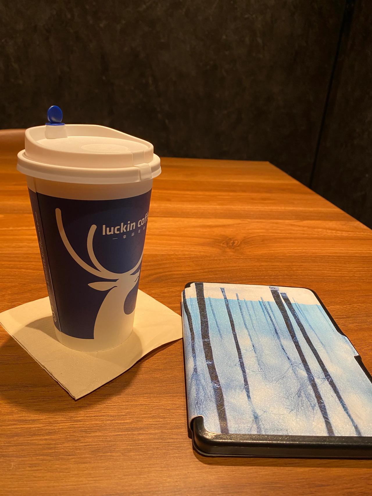 我不想谋生，我想生活

早上咖啡馆的半小时阅读或发呆时间

是为了积累一天能量的