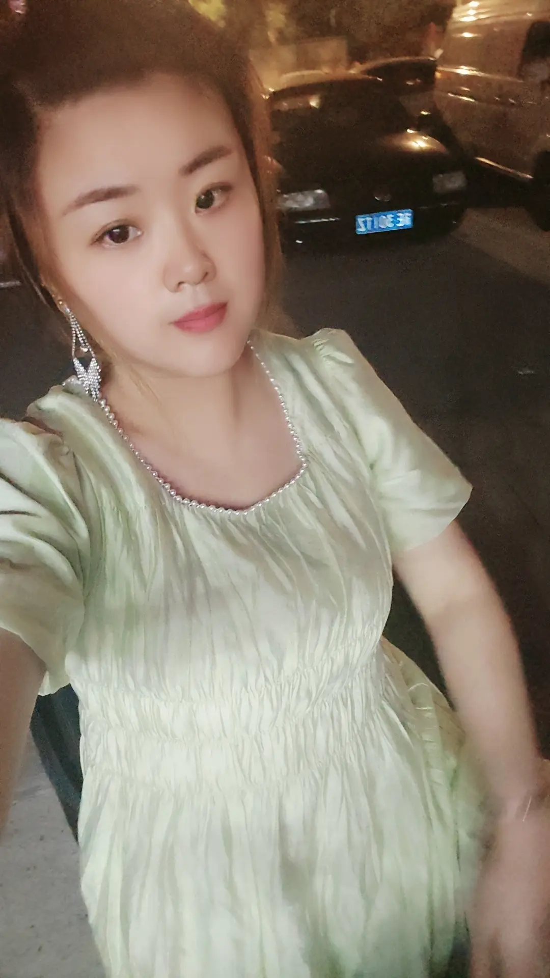 伤口在心中疼到了麻木，心里有话能对谁倾诉？一直在努力，拼命的付出，没人...