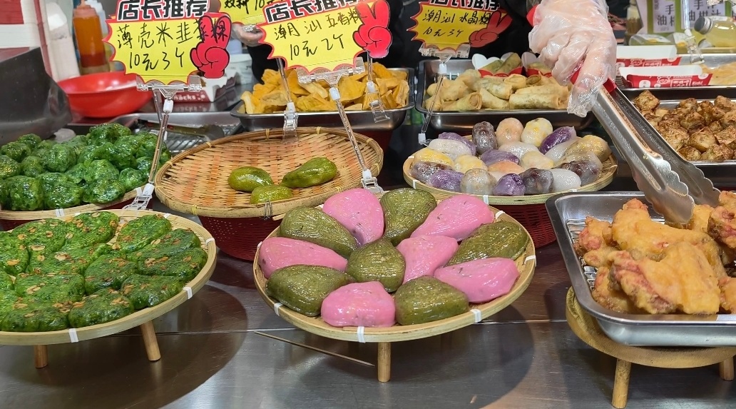 很火但难吃的小吃 我也贡献一个北京自驾海南一路上潮汕这个韭菜粿我个人认为，不好吃