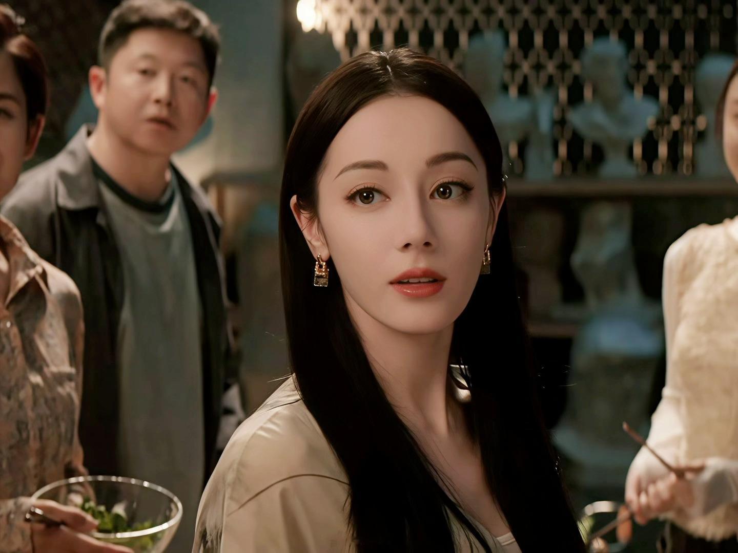 阿罗阿罗 你笑起来眼睛里有星星💫枭起青壤