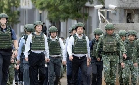 别再做梦了！就算台湾点头和平统一，也绝不会让解放军驻军岛内。
 
假设台湾愿意坐