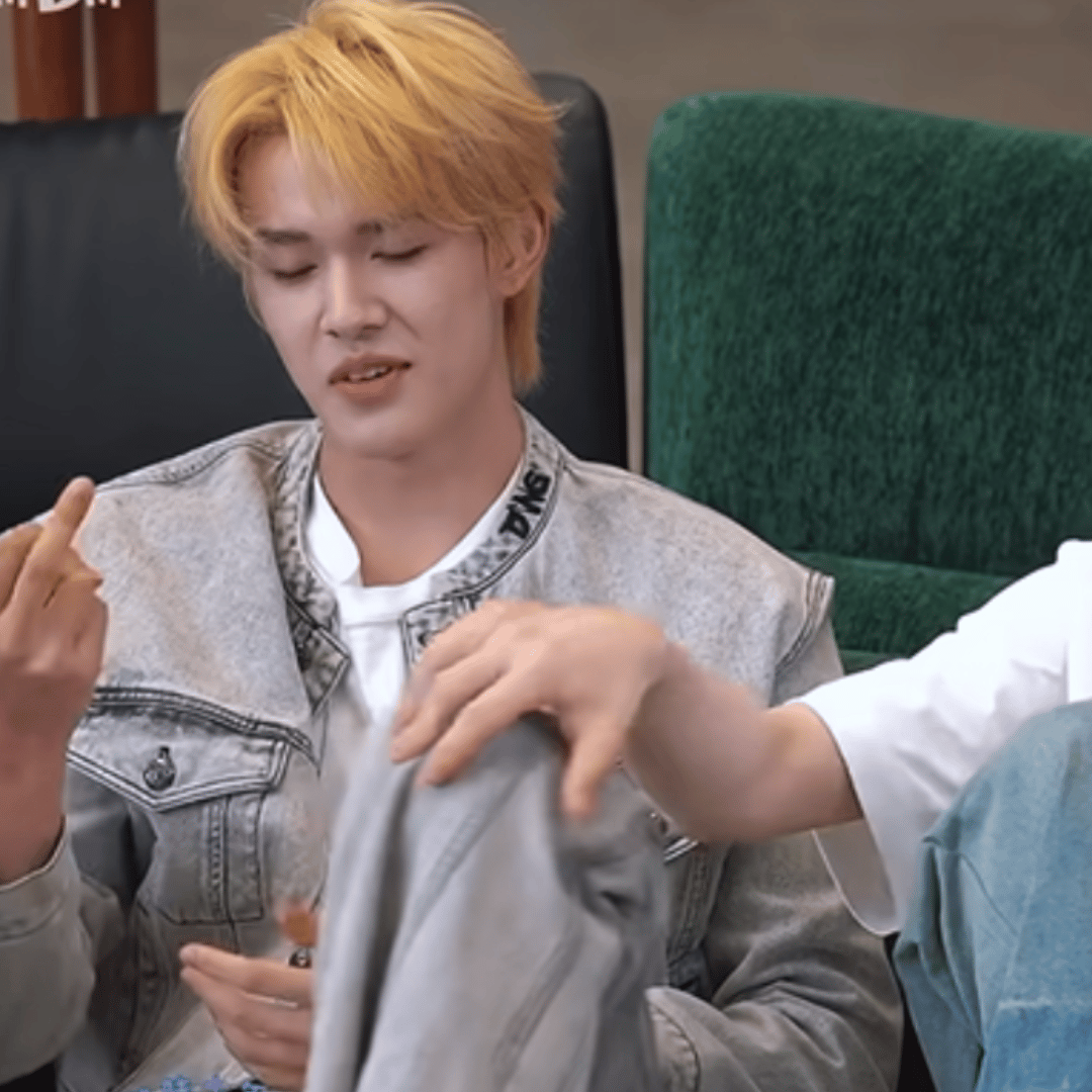 张极张极你在干嘛 ​​​