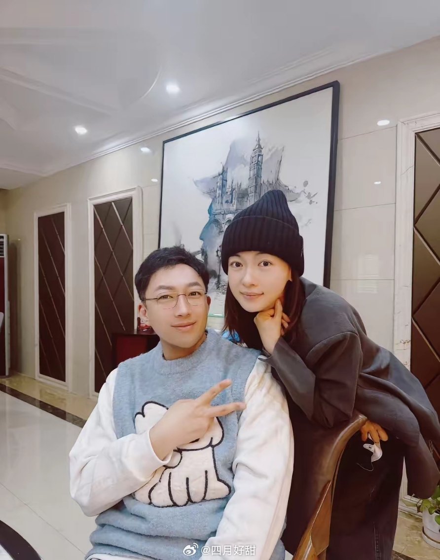 于正发文和吴谨言聚餐，并透露吴谨言最近非常忙碌，找她的戏太多了，而且好些是广告商