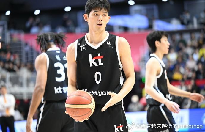 韩国国家队中锋河允基脚踝软骨损伤，将接受手术，赛季报销亚洲篮球