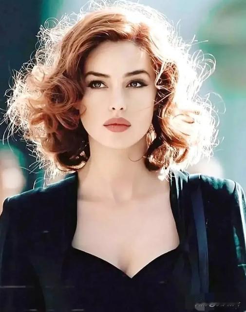 见过村花，见过班花，见过校花，见过地球球花吗？
莫妮卡贝鲁奇意大利国宝级演员，被