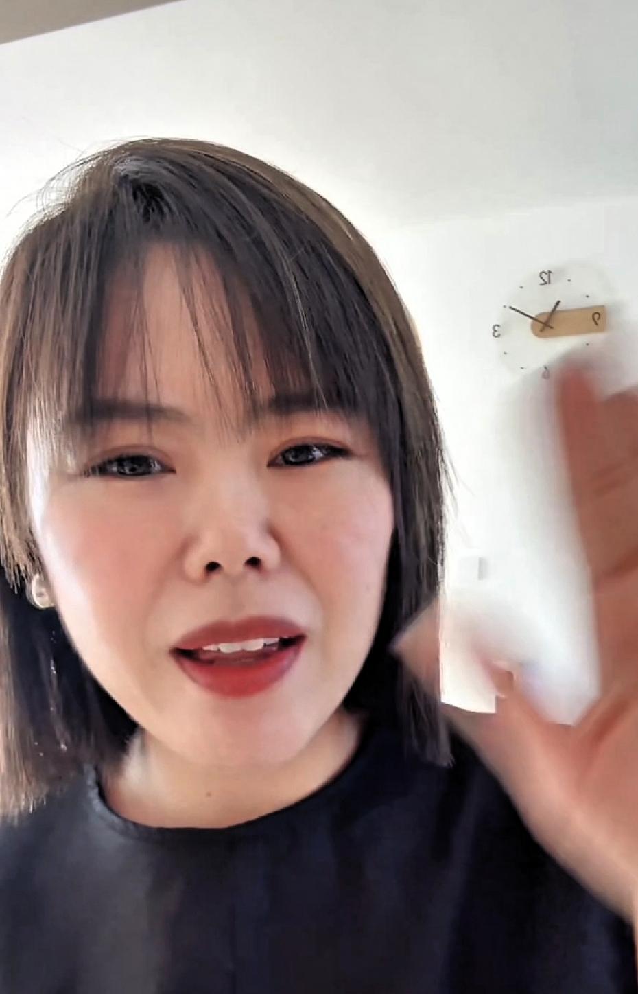 苦茶丹丹香，小伙伴说买金子有心机！
昨天给国宾买了一个金戒指花一万多，晚上直播有