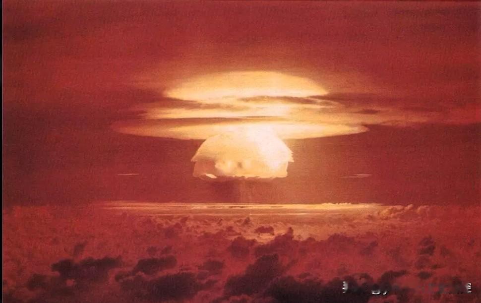 【向乌移交核武计划令俄各界高度关注】
针对英法准备用核武器武装乌克兰的计划，俄罗