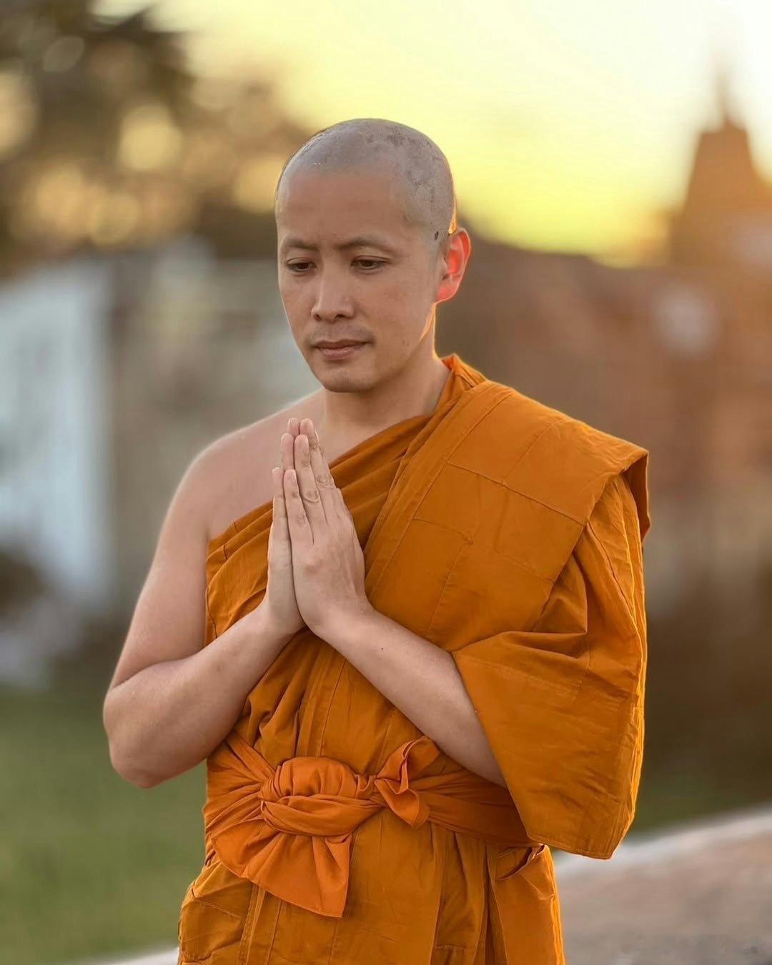 現年43歲嘅李日朗（Don），早前拍片宣布正式退出娛樂圈，透露近年專注經營自身小