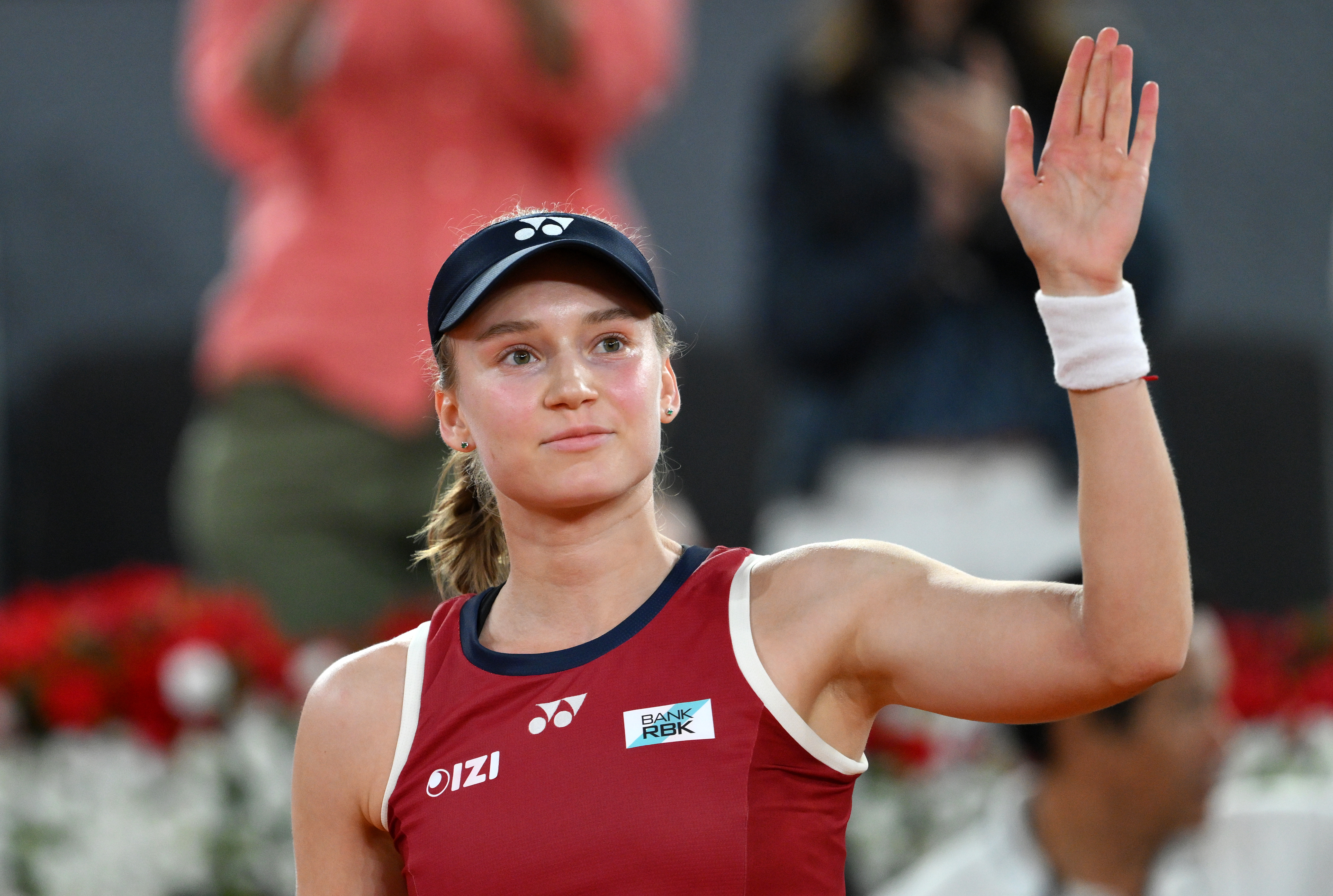 莱巴金娜逆转郑钦文晋级16强💪WTA1000马德里站女单第三轮，2号种子克服先