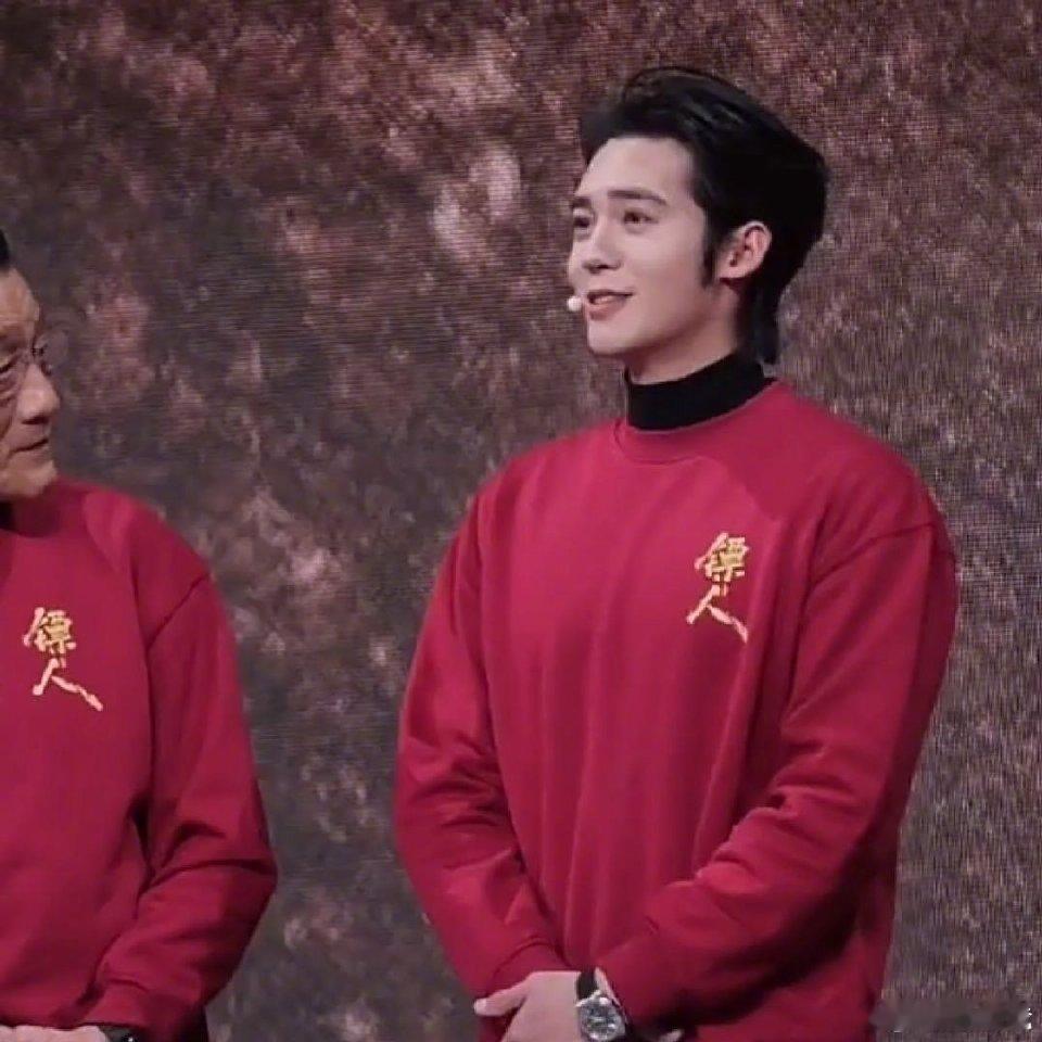 于适说拍镖人很过瘾 谁还没被于适的镖人采访种草！每个角色都立得住，竖的成长线超有