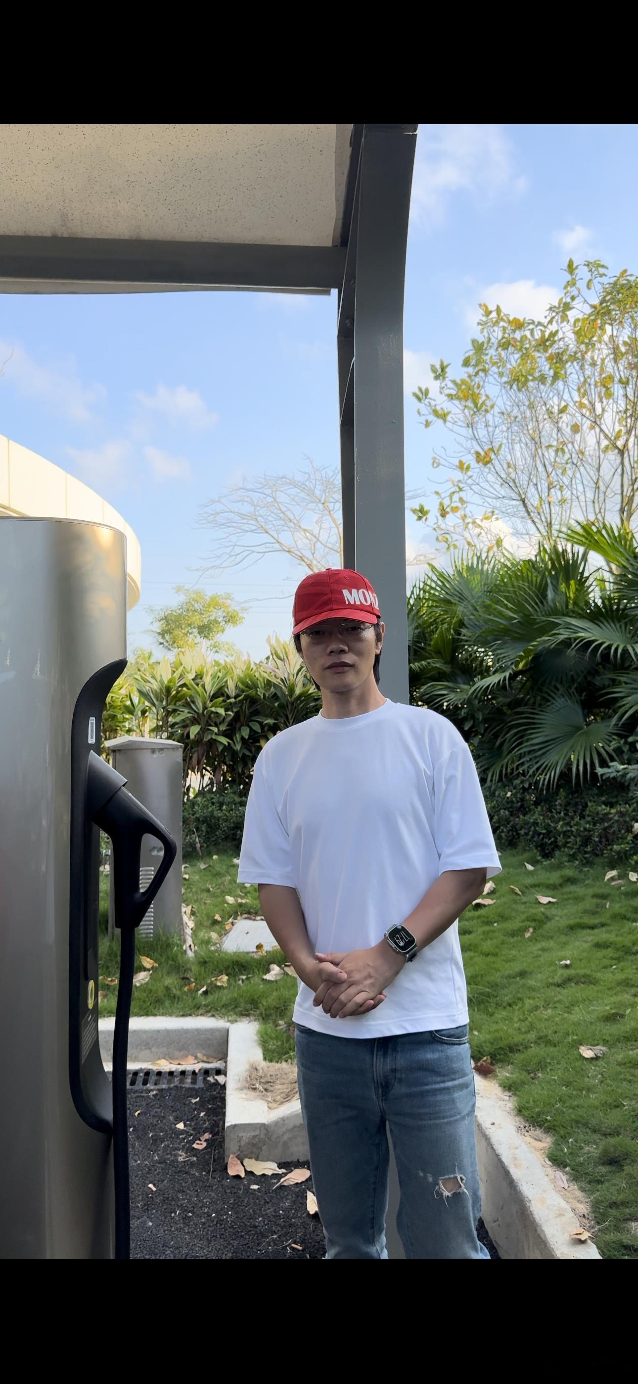 在理想5C充电站，我惊了我惊了  ​​​