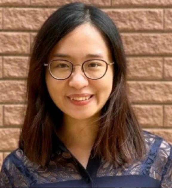 2022年，乱港分子何依琼，决定从香港移居至英国。然而，仅在抵达英国之后仅过了半