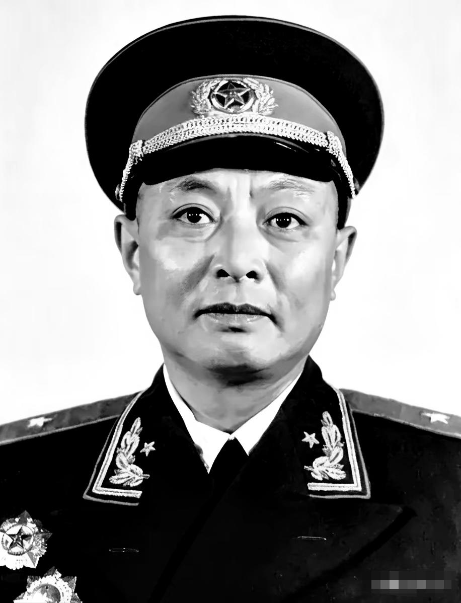 1937年，西路军营长潘峰拖着疲惫的身体，几近饿晕，他恳求农妇给点吃的。

农妇