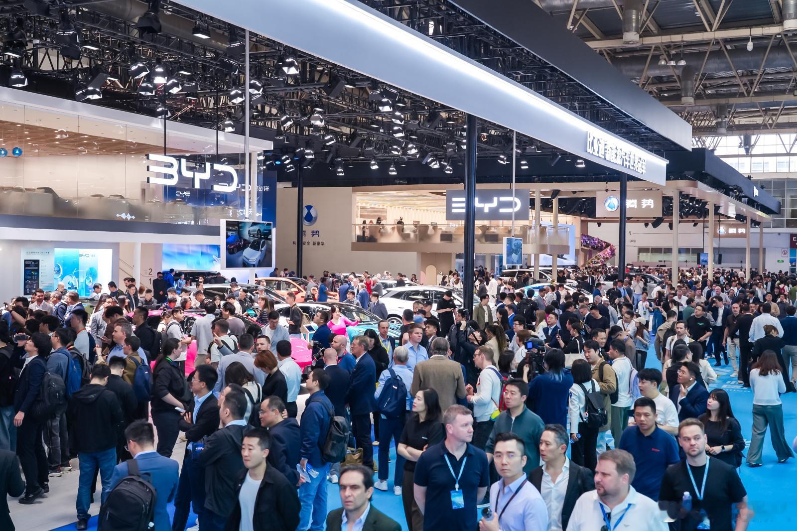 2026北京车展，比亚迪包下 E3 整馆，王朝、海洋、腾势、方程豹、仰望五网四品