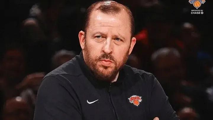 NBA东决尼克斯输给步行者。明眼人都看出来，两队阵容差距不大，真正差距在于教练的