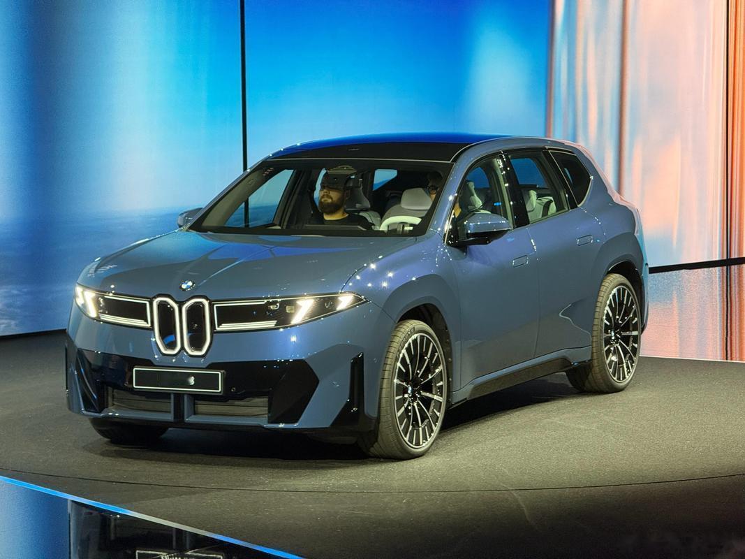 大卫说车 成都车展上宝马新世代iX3正式开启预订，26.99万起的价格直接把豪华