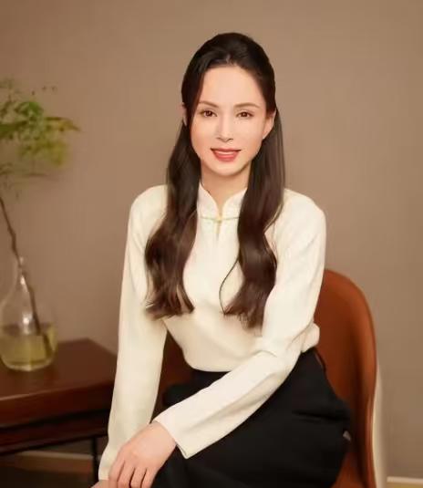 李若彤，道歉了！

优思益伪装洋品牌被揭露后，曾直播带货的李若彤发文道歉了！
