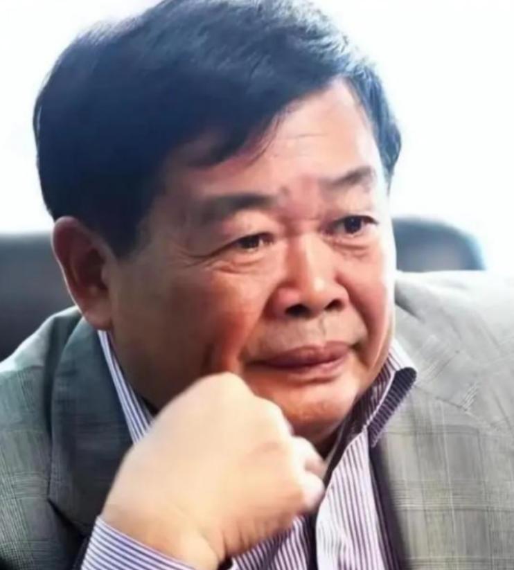 2015年，曹德旺拿出100万给一个小女孩换肾，可谁知，小女孩治愈后，却给曹德旺