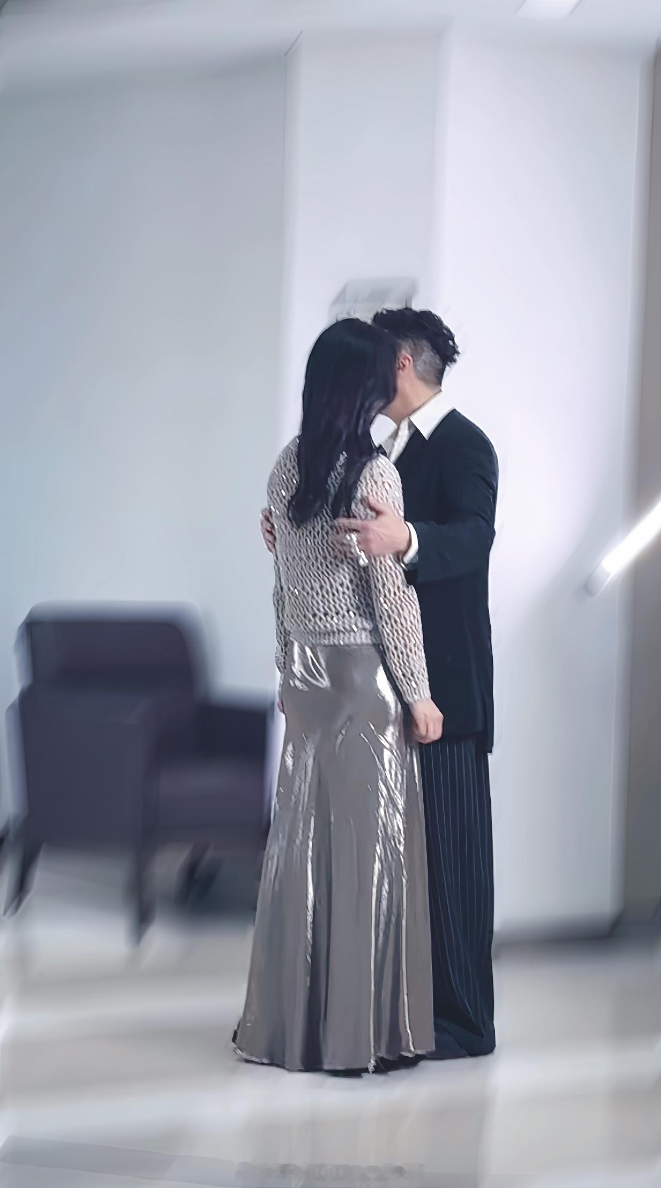 不爱磕cp但是吴镇宇真帅 