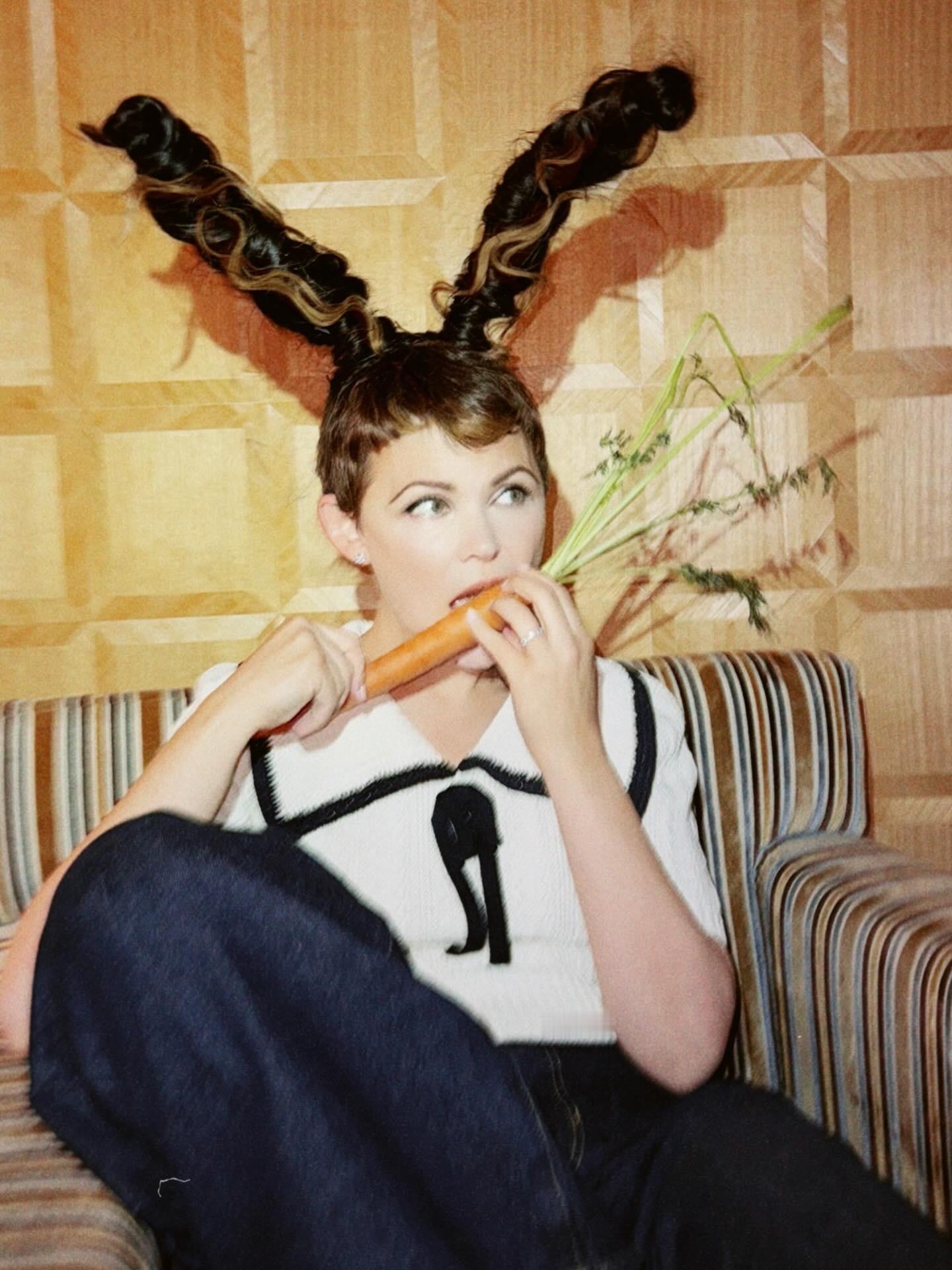 朱迪配音谈狐兔CP之间的关系“朱迪”配音金妮弗·古德温接受《综艺》采访时说道：“